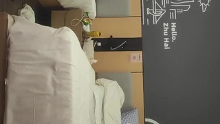 美丽的业余爱好者被变态瑜伽老师操屁股