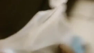 长发御姐卧室中约个单男玩三P,花式操逼内射一逼清晰可见精液流出