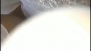 头套哥跟好兄弟4P两个年轻颜值小妹，全程露脸口交大鸡巴情趣丝袜装，轮草抽插互动狼友，淫声荡语精彩不断